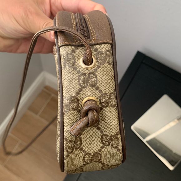 (35) GUCCI 80s Small Crossbody - Picture 12 of 12